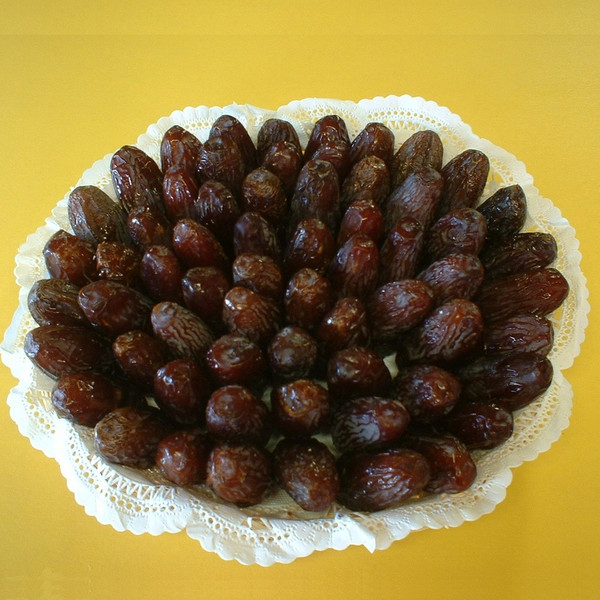 Ellett Medjool Jumbo Dates,  2.5 lbs (Gift #1)