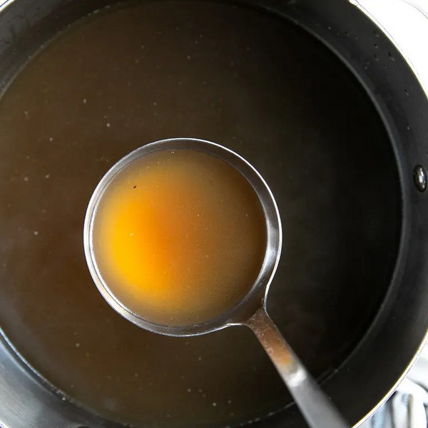 Chicken bone broth