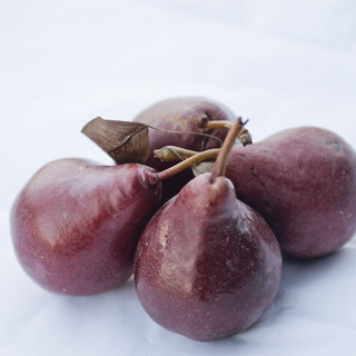 Pears, Starkrimson case 28lbs