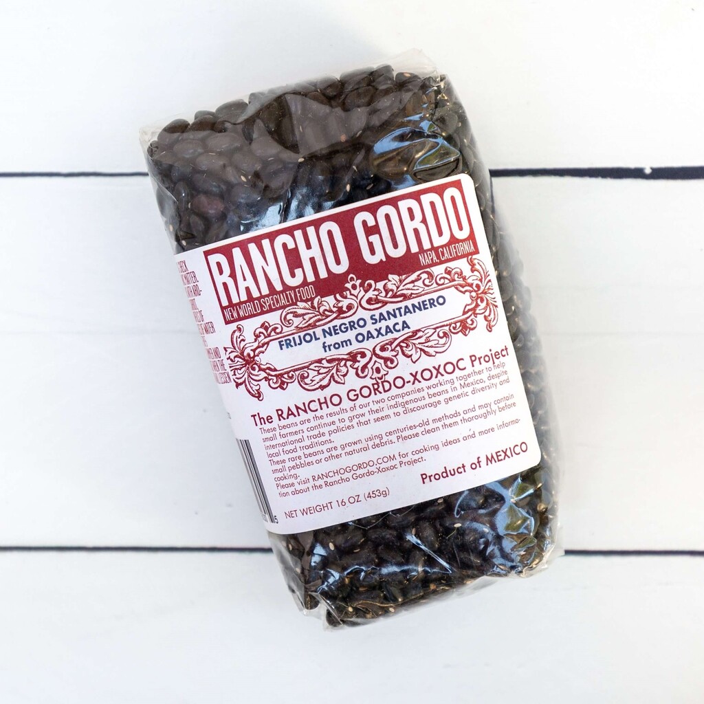 Rancho Gordo Santanero Negro Delgado Beans
