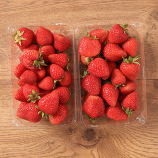 1_Fresh Strawberries